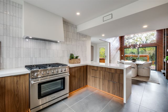 3974 Lost Creek Drive, Dallas, TX 75224