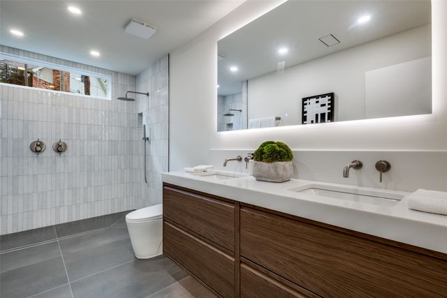 3974 Lost Creek Drive, Dallas, TX 75224