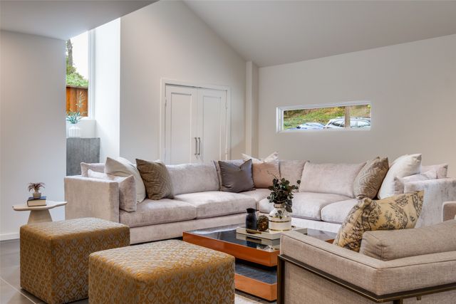 3974 Lost Creek Drive, Dallas, TX 75224