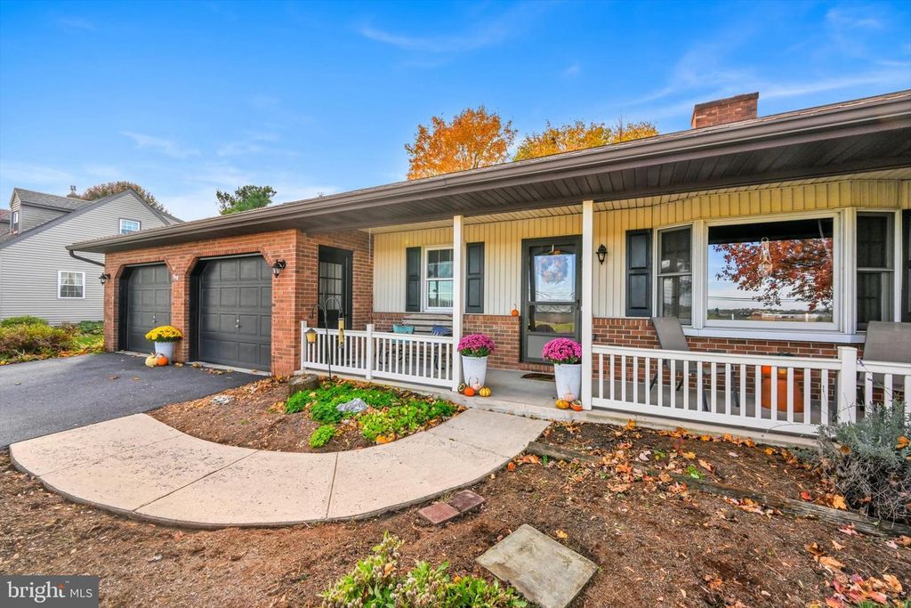 325 WALNUT RUN RD, Willow Street, PA 17584