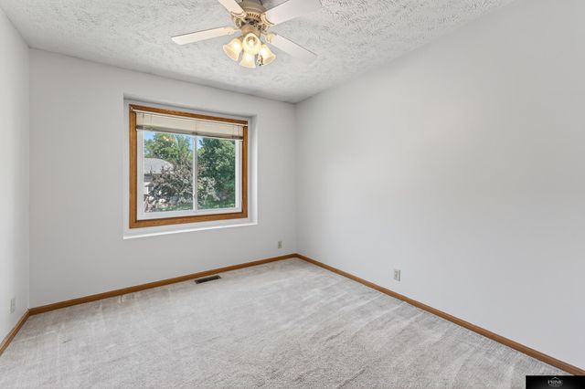 8311 Read Street, Omaha, NE 68122