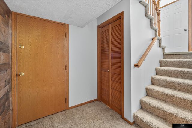 8311 Read Street, Omaha, NE 68122