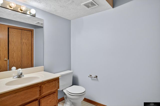 8311 Read Street, Omaha, NE 68122