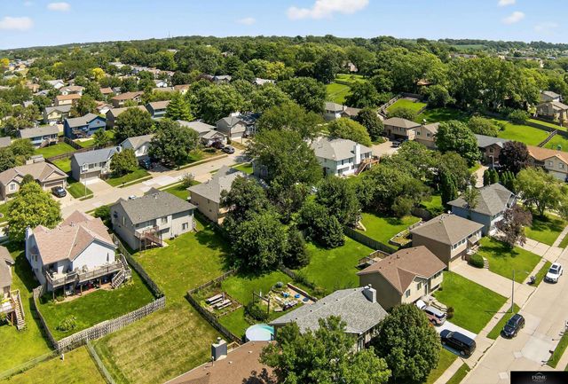 8311 Read Street, Omaha, NE 68122