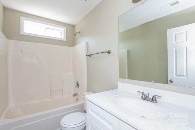 10438 Hugue Way, Charlotte, NC 28214