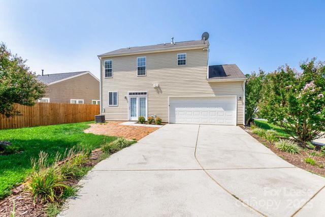 10438 Hugue Way, Charlotte, NC 28214