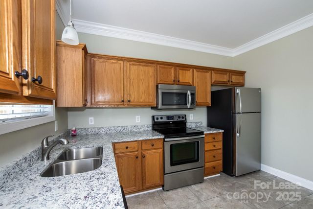 10438 Hugue Way, Charlotte, NC 28214