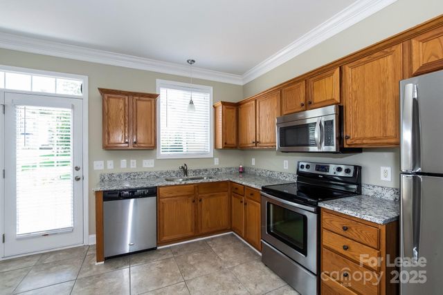 10438 Hugue Way, Charlotte, NC 28214