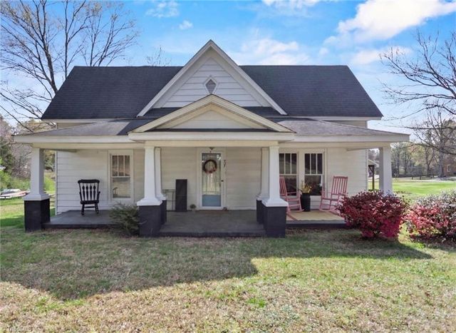 507 Columbia Avenue, Ramseur, NC 27316