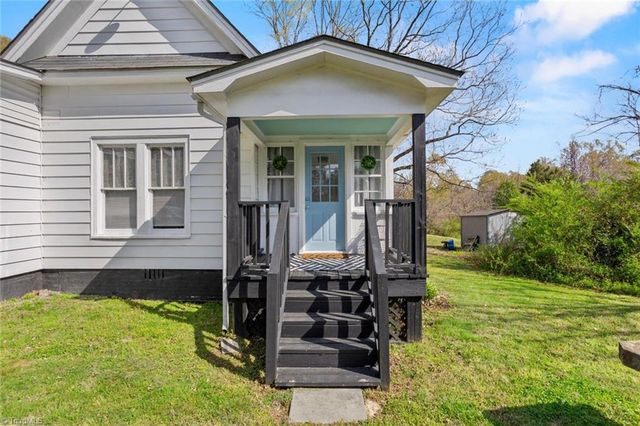 507 Columbia Avenue, Ramseur, NC 27316