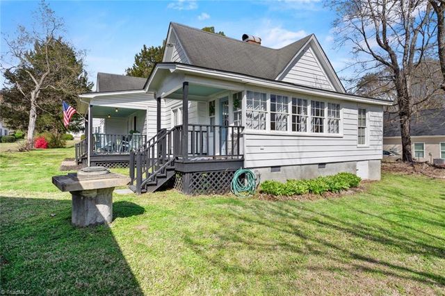 507 Columbia Avenue, Ramseur, NC 27316