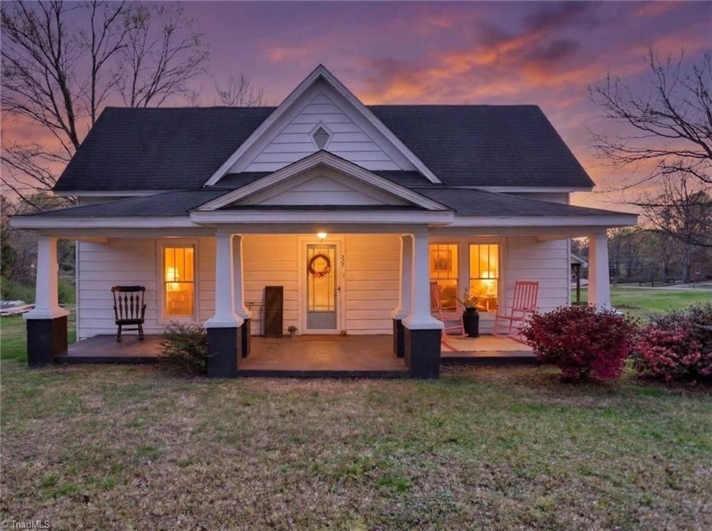 507 Columbia Avenue, Ramseur, NC 27316