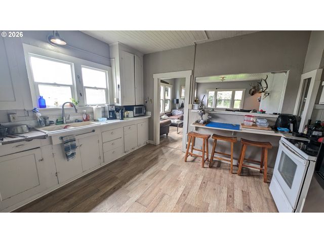20385 Sw TILE FLAT Rd, Beaverton, OR 97007