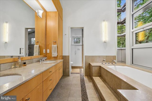 1212 WOODSIDE PKWY, Silver Spring, MD 20910