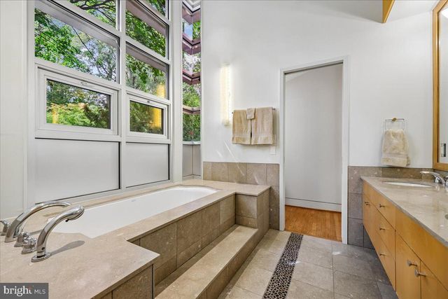 1212 WOODSIDE PKWY, Silver Spring, MD 20910