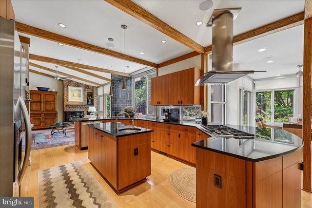 1212 WOODSIDE PKWY, Silver Spring, MD 20910