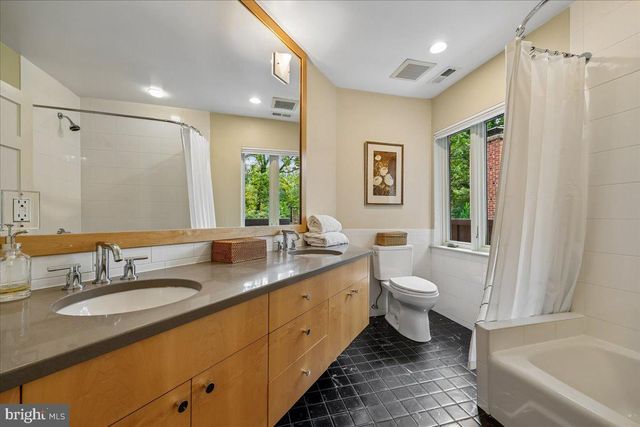 1212 WOODSIDE PKWY, Silver Spring, MD 20910