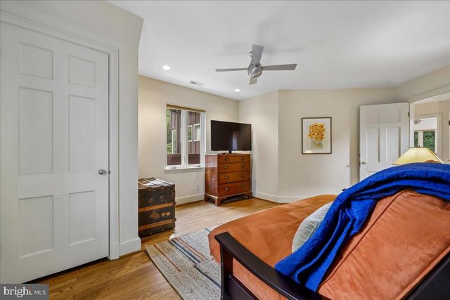 1212 WOODSIDE PKWY, Silver Spring, MD 20910