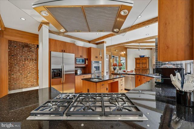 1212 WOODSIDE PKWY, Silver Spring, MD 20910