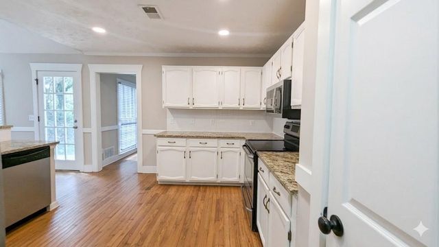 500 Clear Lake Lane, Suwanee, GA 30024