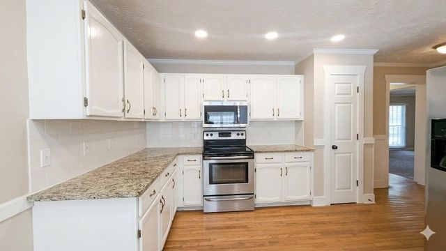 500 Clear Lake Lane, Suwanee, GA 30024