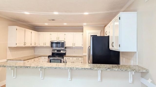 500 Clear Lake Lane, Suwanee, GA 30024