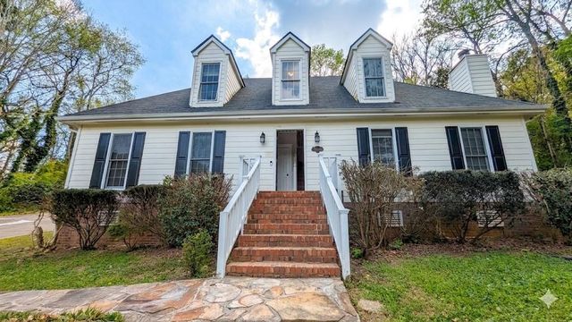 500 Clear Lake Lane, Suwanee, GA 30024