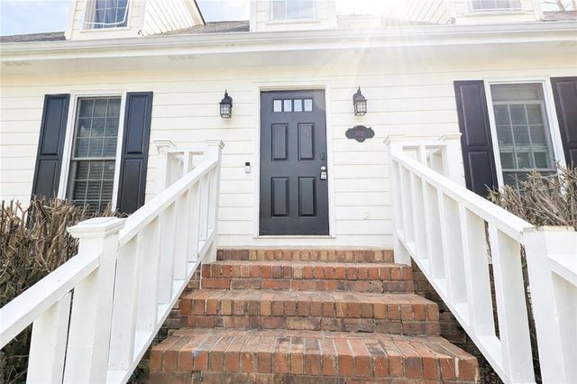 500 Clear Lake Lane, Suwanee, GA 30024