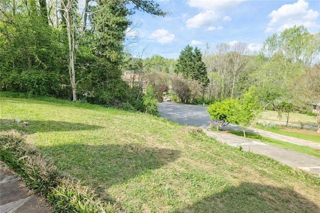 500 Clear Lake Lane, Suwanee, GA 30024