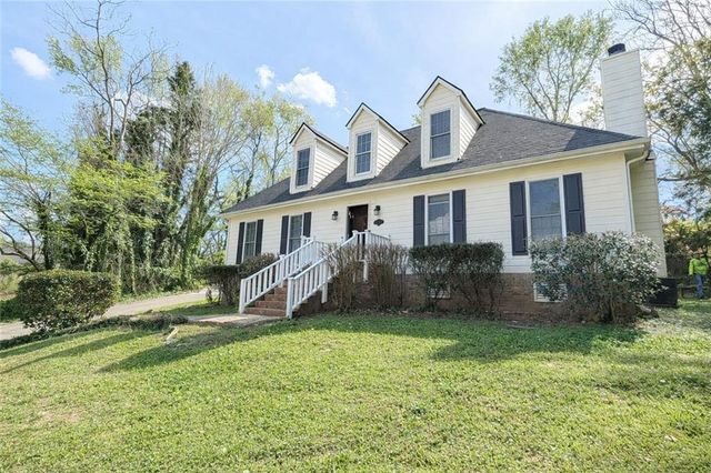 500 Clear Lake Lane, Suwanee, GA 30024