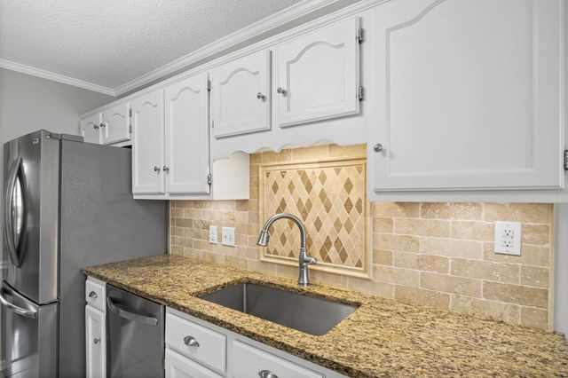 7661 SHADOW GLEN LN, Bartlett, TN 38002