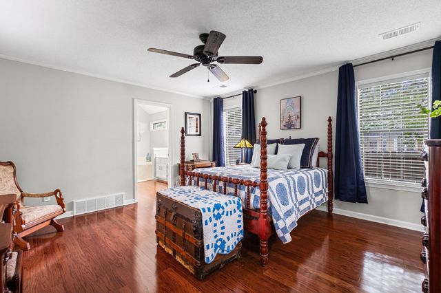 7661 SHADOW GLEN LN, Bartlett, TN 38002