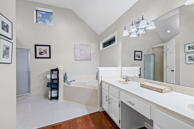 7661 SHADOW GLEN LN, Bartlett, TN 38002
