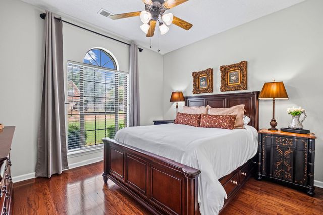 7661 SHADOW GLEN LN, Bartlett, TN 38002