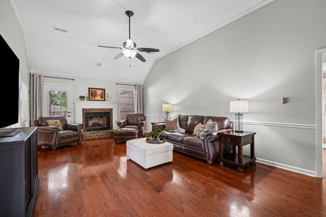 7661 SHADOW GLEN LN, Bartlett, TN 38002