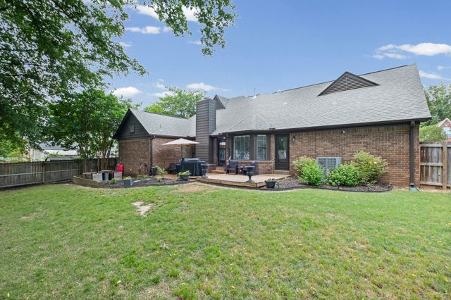 7661 SHADOW GLEN LN, Bartlett, TN 38002