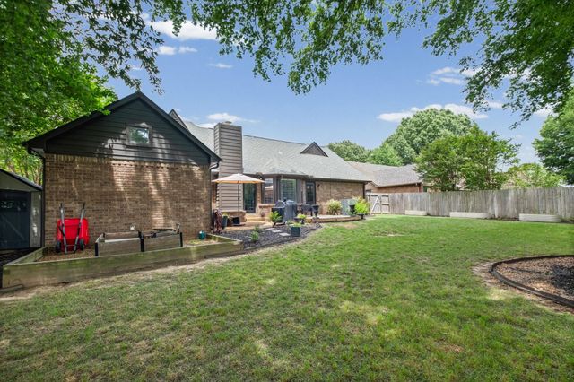7661 SHADOW GLEN LN, Bartlett, TN 38002