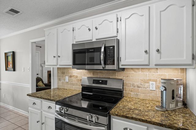 7661 SHADOW GLEN LN, Bartlett, TN 38002