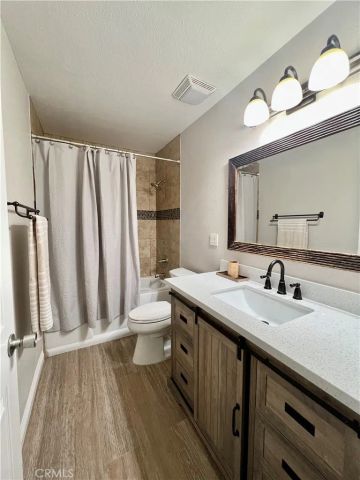 247 Streamwood, Irvine, CA 92620