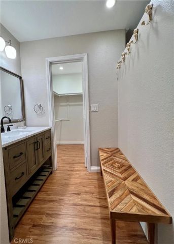 247 Streamwood, Irvine, CA 92620