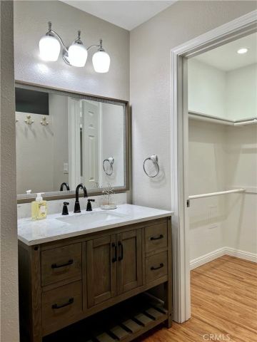 247 Streamwood, Irvine, CA 92620