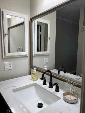 247 Streamwood, Irvine, CA 92620