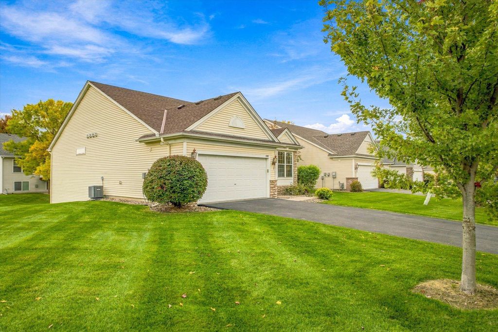 10801 Thone Road, Woodbury, MN 55129 — photo 5