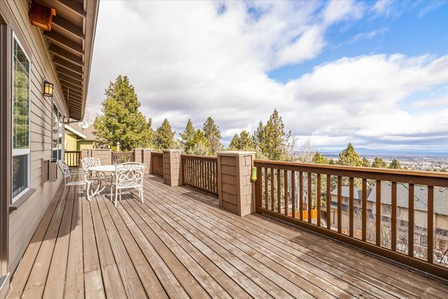 3130 N W Colonial Drive, Bend, OR 97703