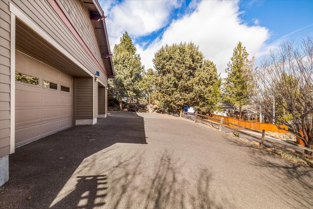 3130 N W Colonial Drive, Bend, OR 97703
