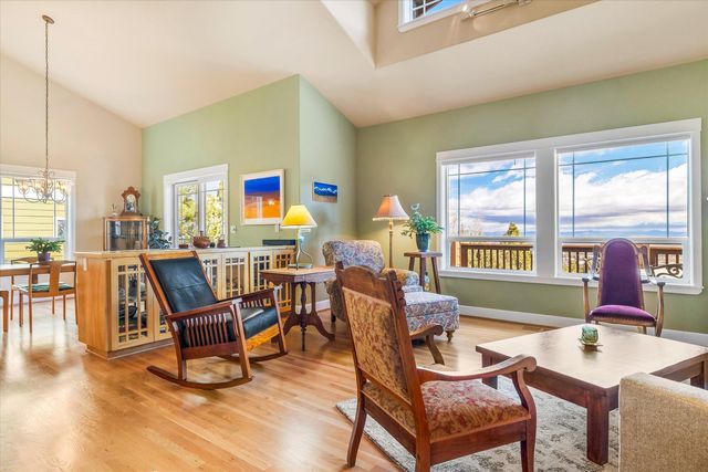 3130 N W Colonial Drive, Bend, OR 97703