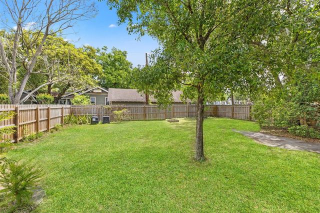 5101 N SEMINOLE AVENUE, Tampa, FL 33603