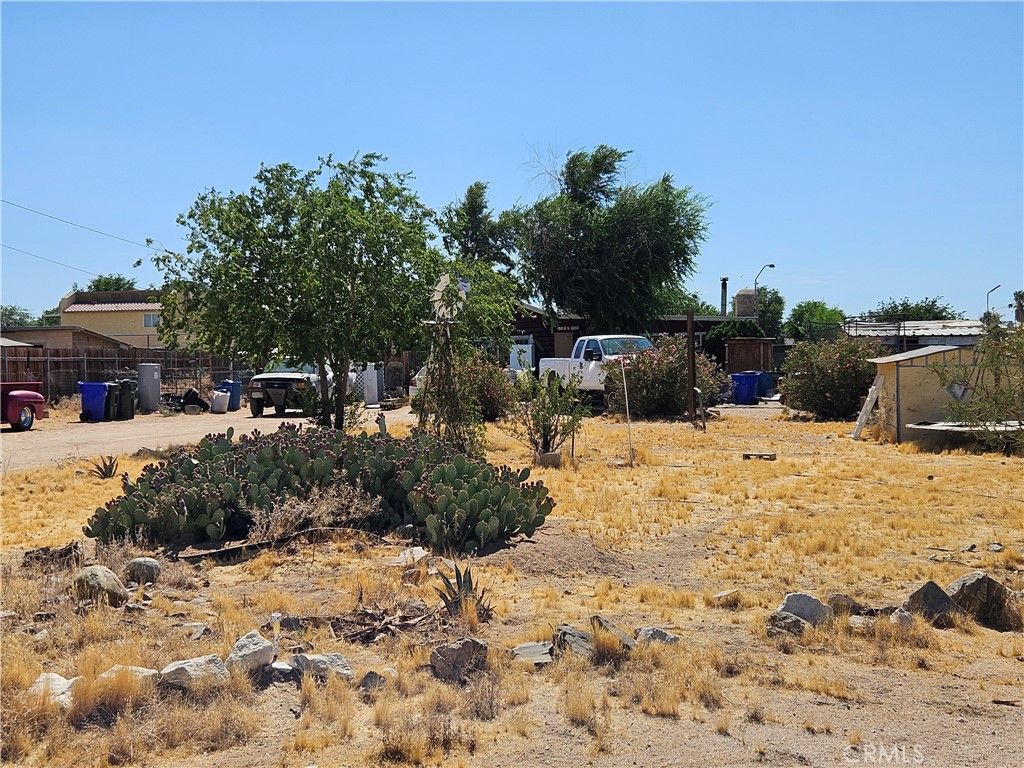Image 6 of property listing at 18652 Bellflower, Adelanto, CA 92301