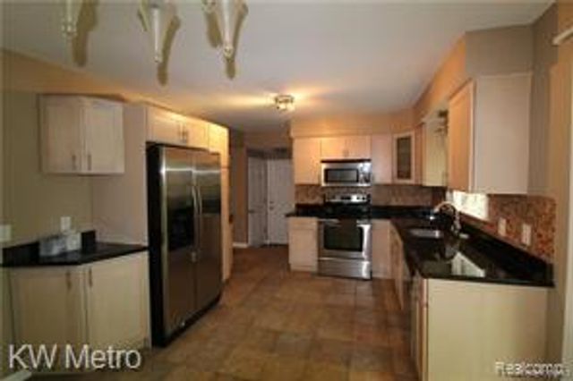 311 Woodlawn Avenue, Royal Oak, MI 48073