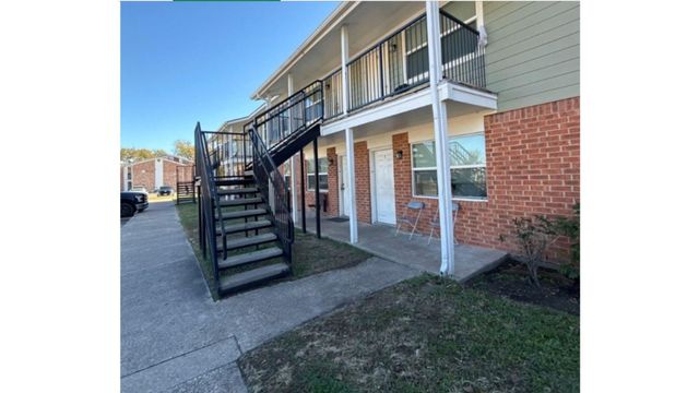 516 Laredo, Navasota, TX 77868